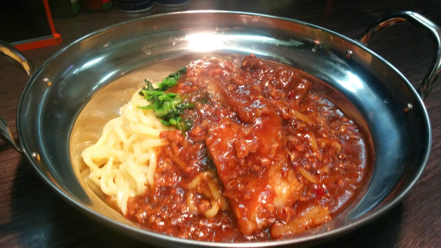 期間限定 豚バラ煮込み麺