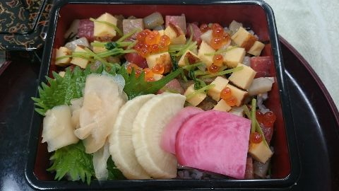 ランチ営業・テイクアウト始めました！