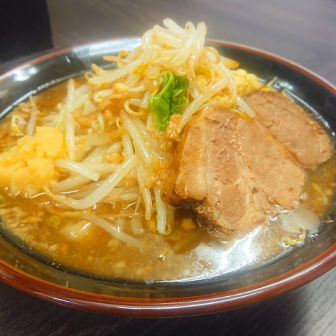 数量限定ニンニクアブラ多めラーメン販売中！